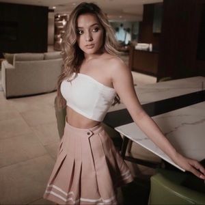 Pink mini pleated skirt (h&m)💖